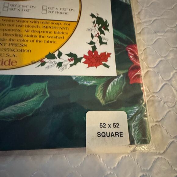 NOS Sealed Vintage Christmas Vinyl Tablecloth Square 52" x 52" Poinsettia Holly - Picture 4 of 5